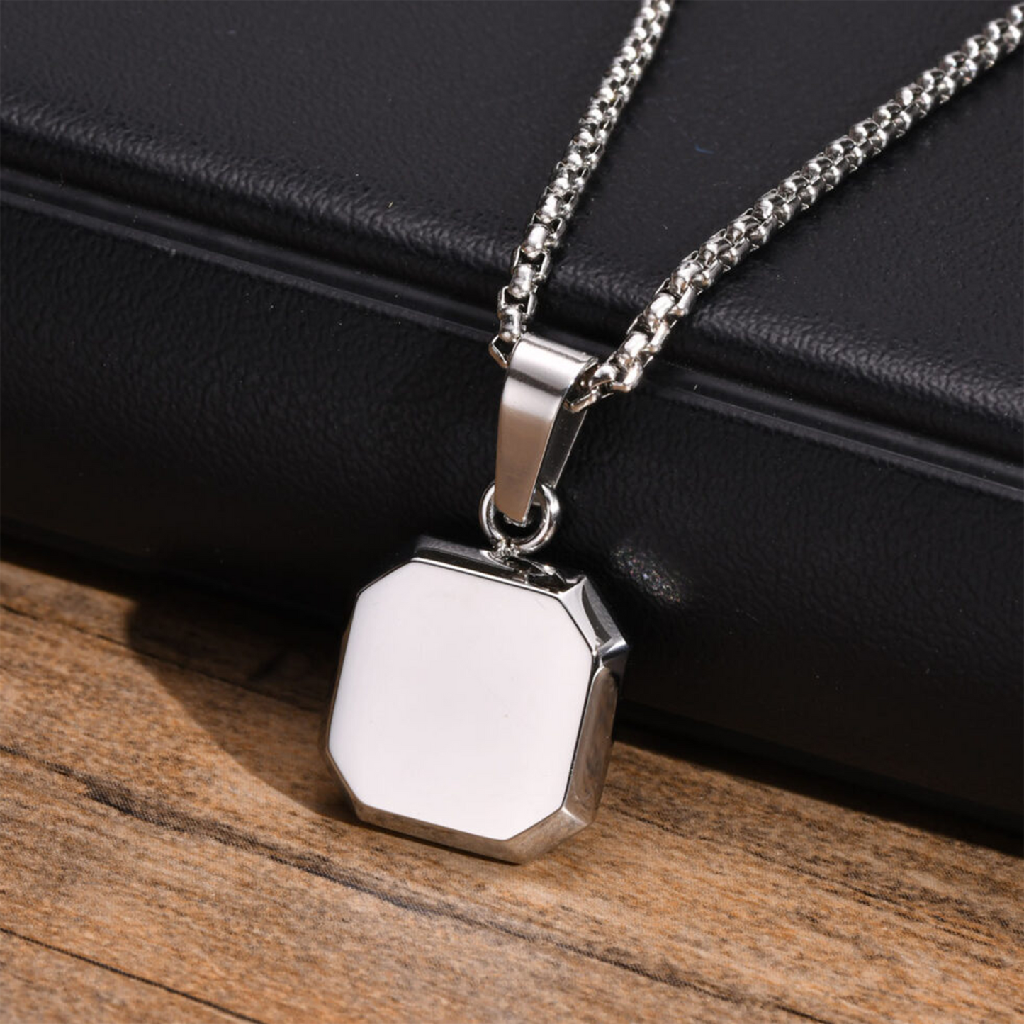 Noir Stone Pendant