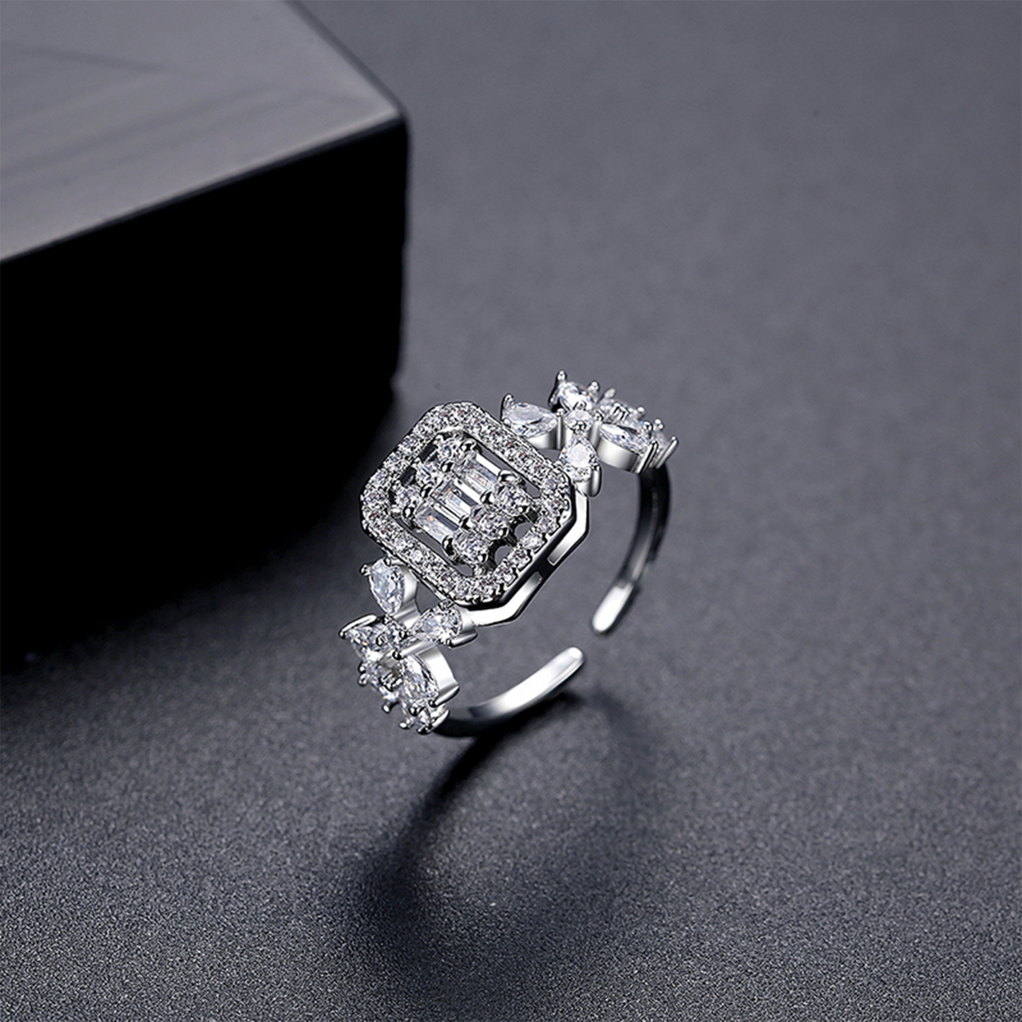 Majesty Ring