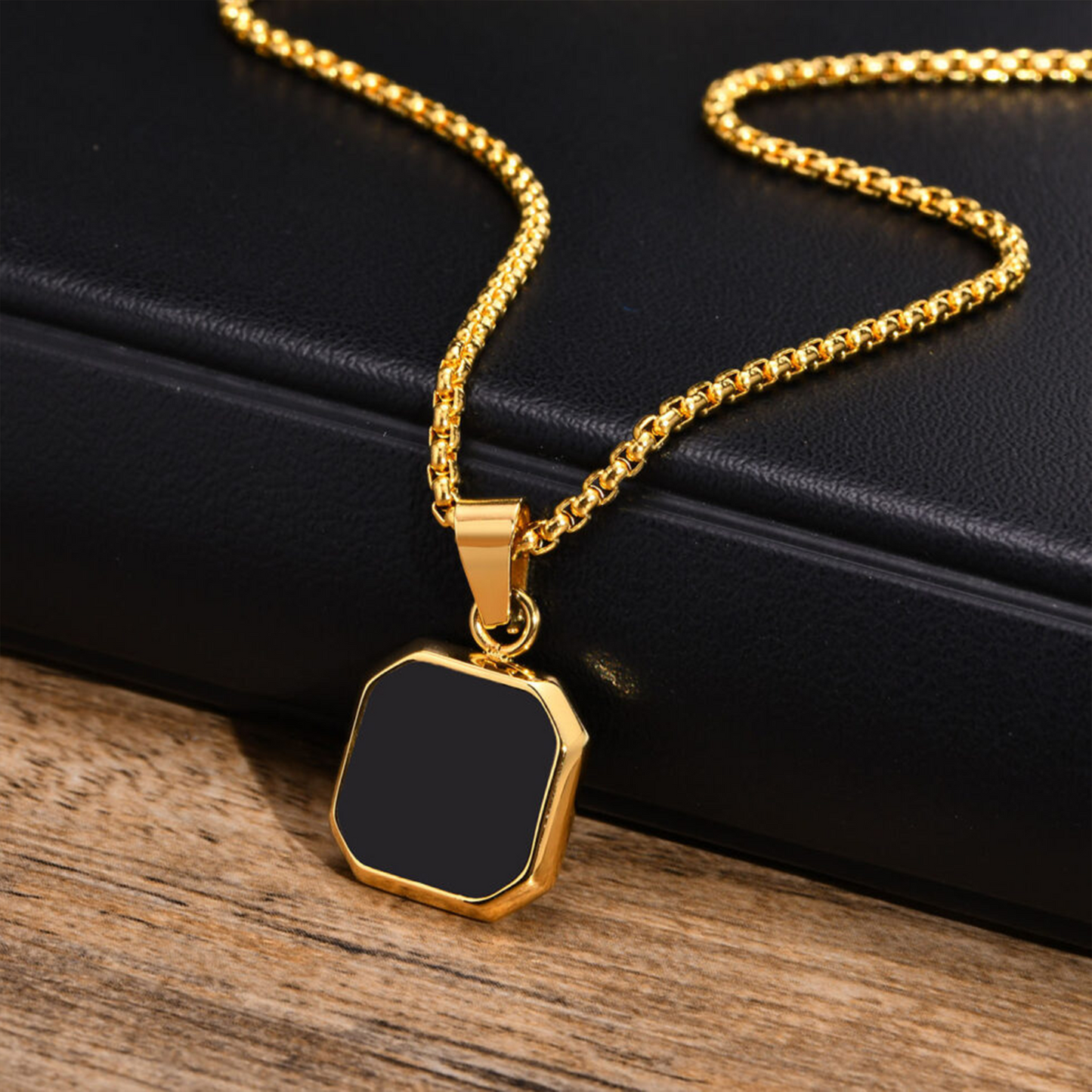 Noir Stone Pendant