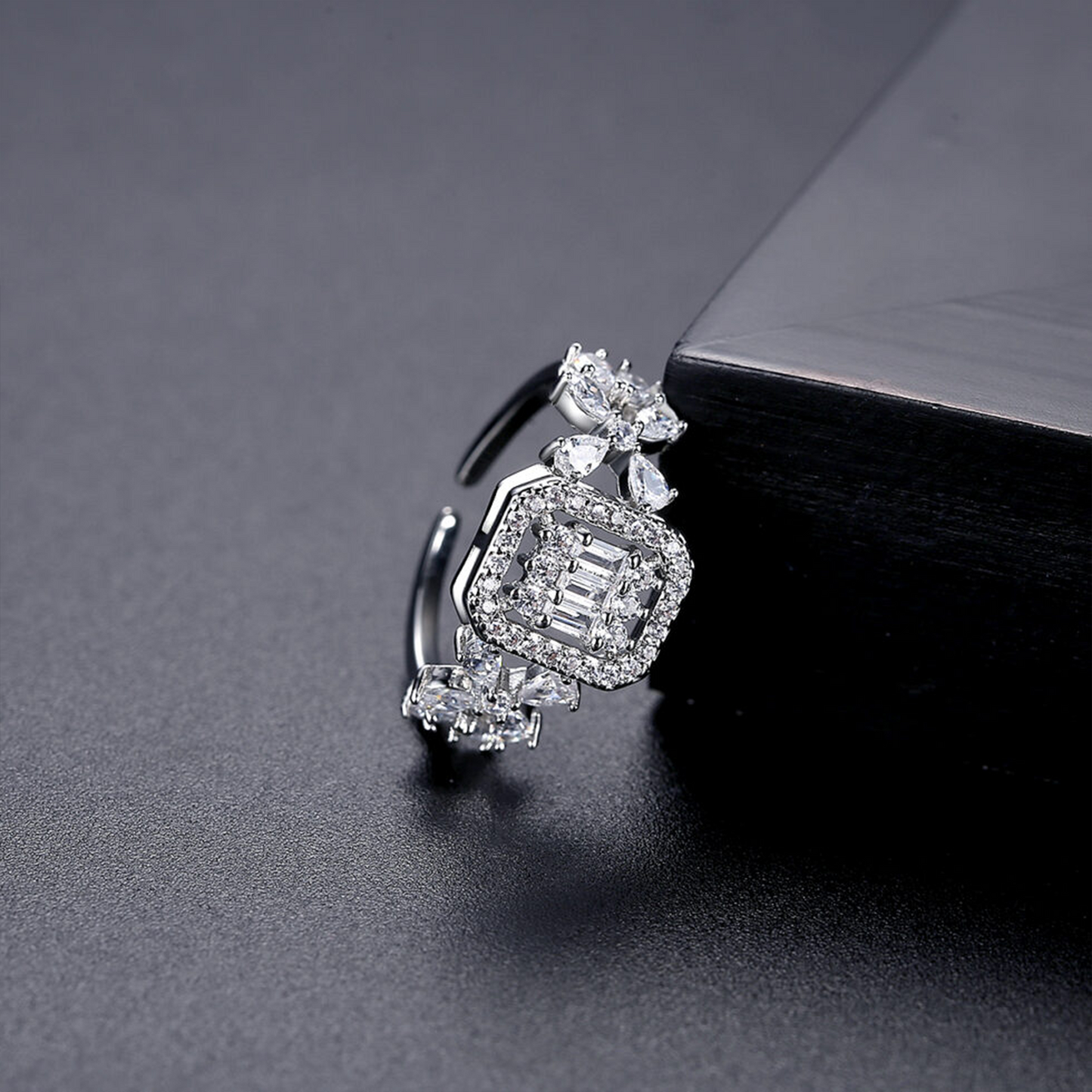 Majesty Ring
