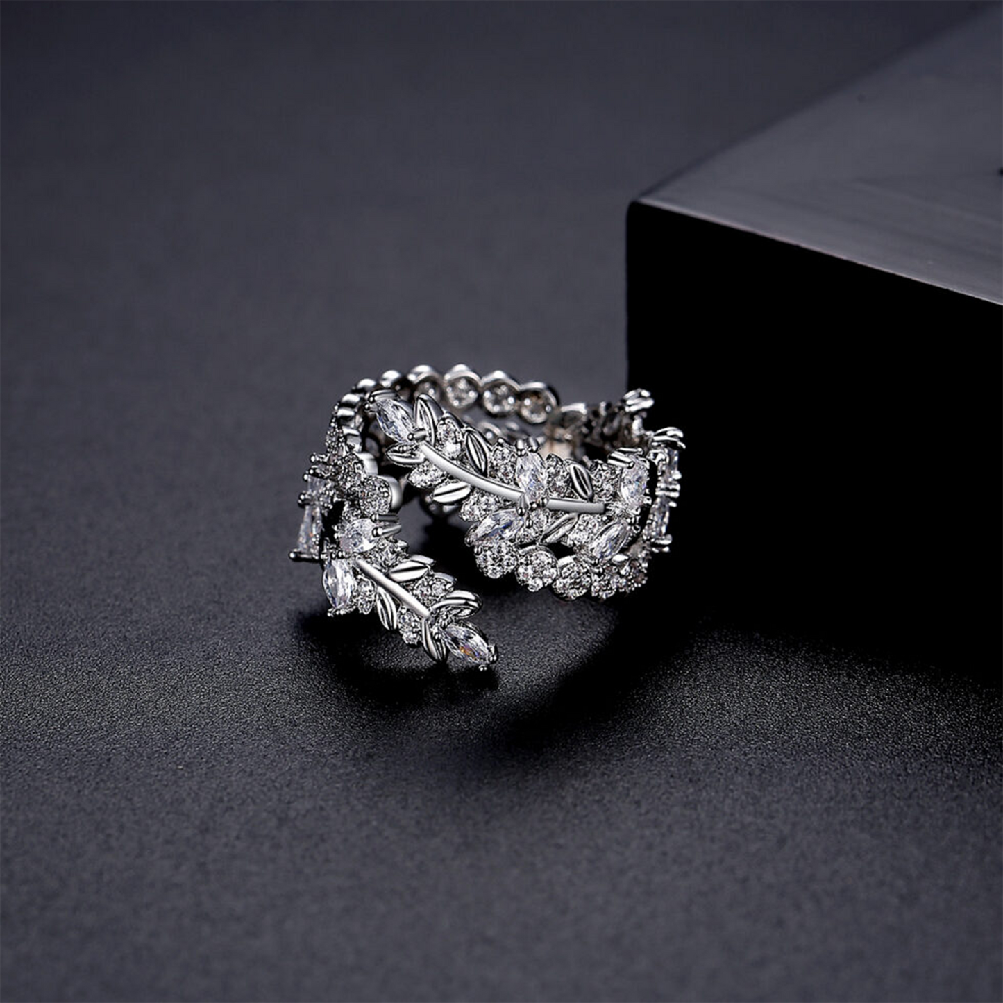 Leafy Elegance Ring